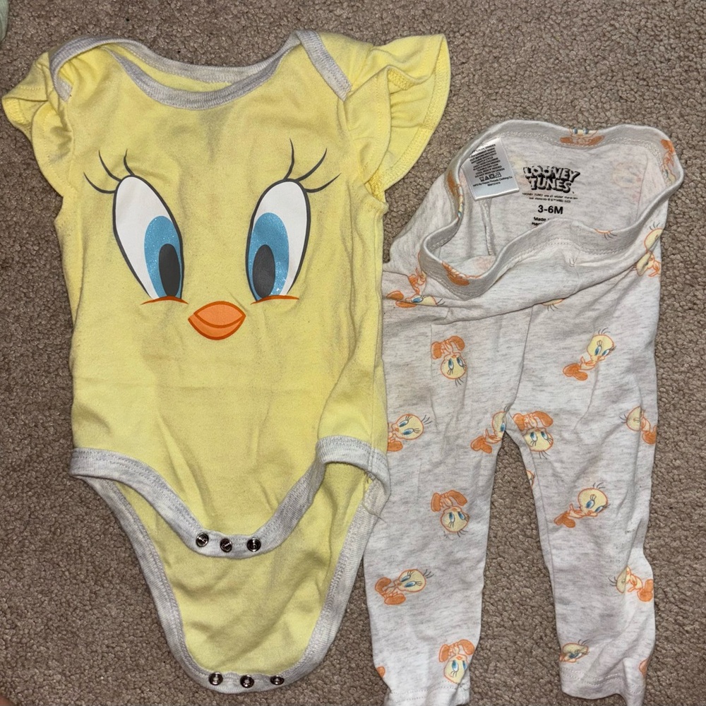 Warner Bros. Tweety Bird Yellow Baby Onesie Set